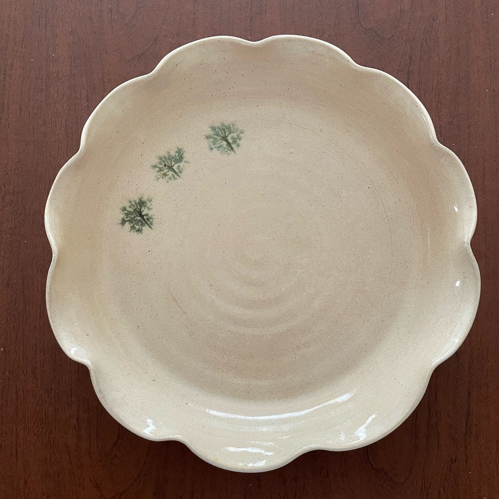 Scalloped Ceramic Pie Plate with Green Leaf Design